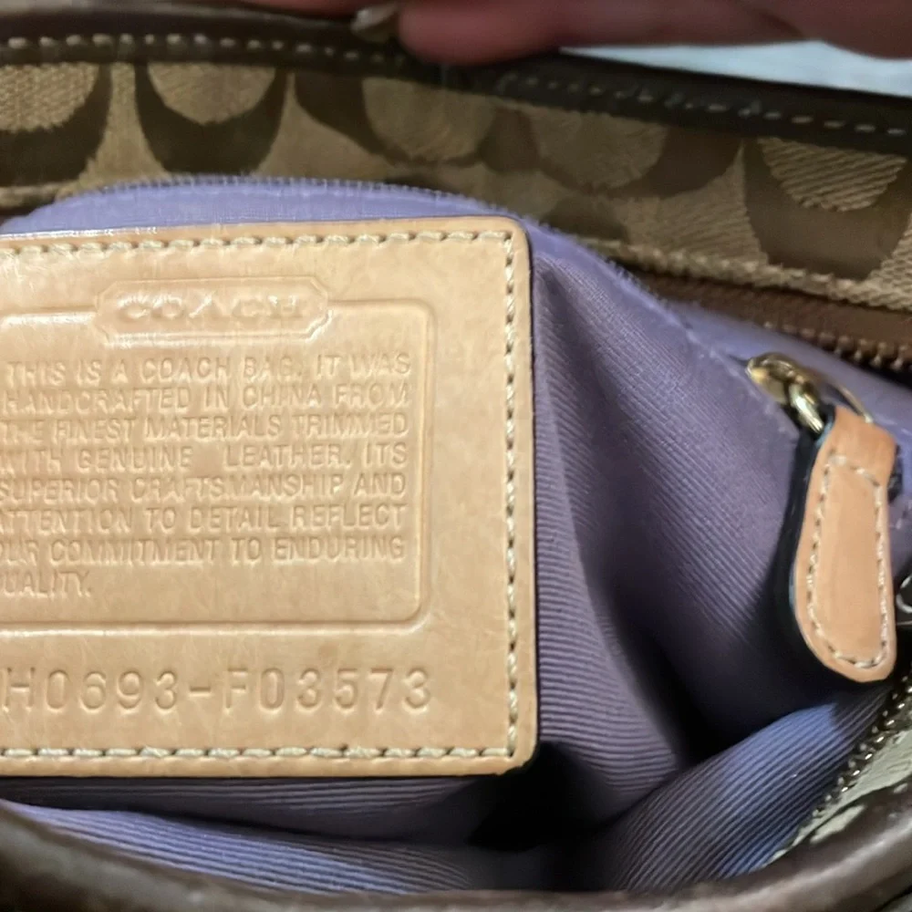 Super cute Crosby bag by Coach - Picture 4 of 7